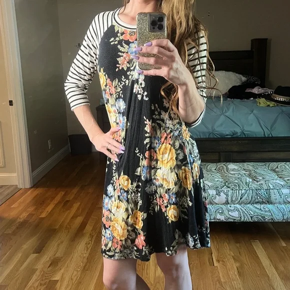 Kiki Larue size small floral/striped tshirt dress - Picture 3 of 3